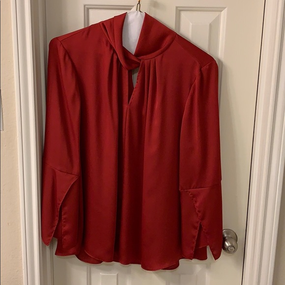 Vince Camuto red blouse with flutter sleeves - Picture 1 of 3